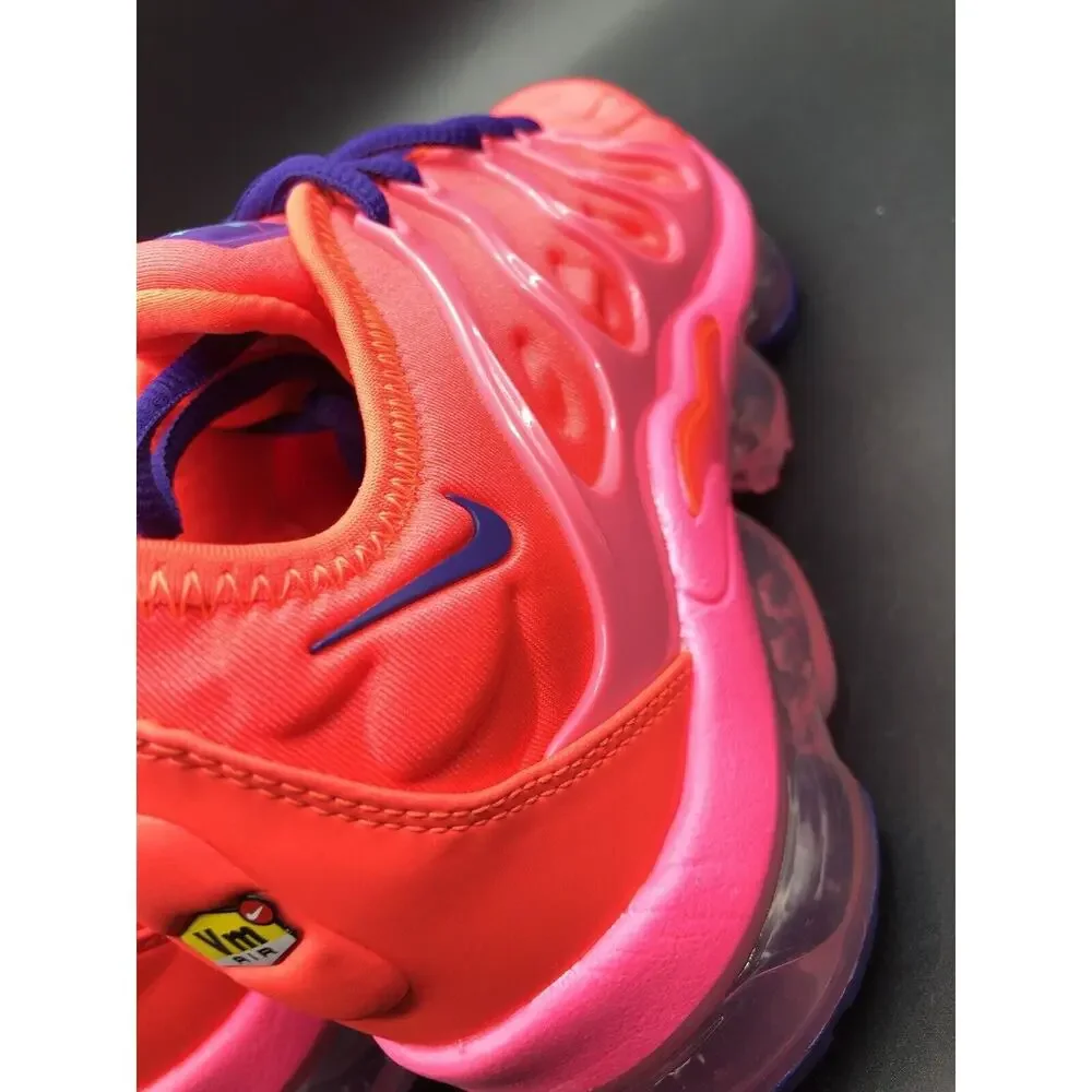 Nike Air Vapormax Plus Womens Size7.5 Sneakers Bright Crimson Pink Blast Running